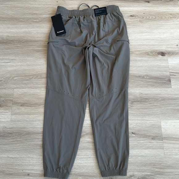Lululemon License to Train Cargo Jogger men’s size xs s m xl 2x color nomad - Picture 12 of 12